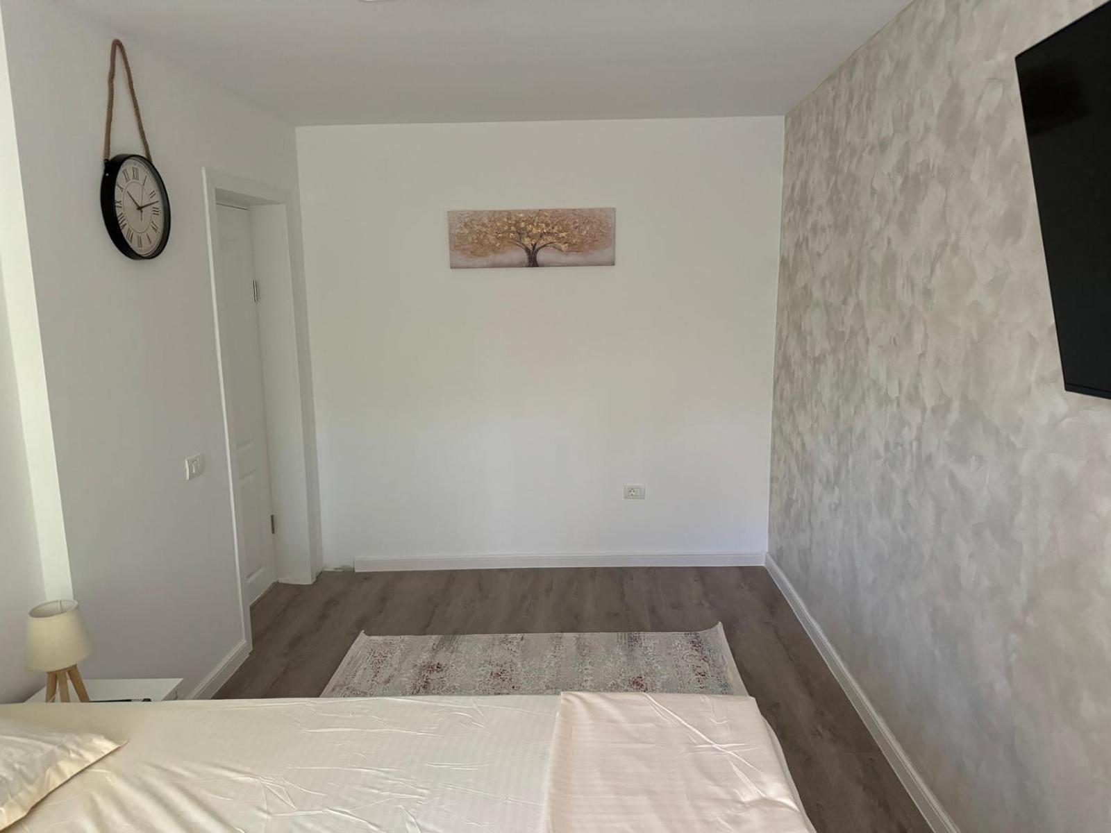 Apartment Kiki By The Lujerului Metro Station Bucharest